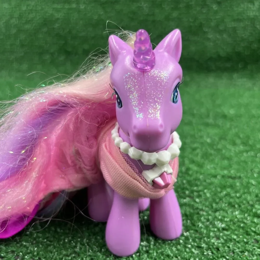 My Little Pony Lily Lightly Unicorn Pony W/Lighted Horn Cape Blinking Eyes